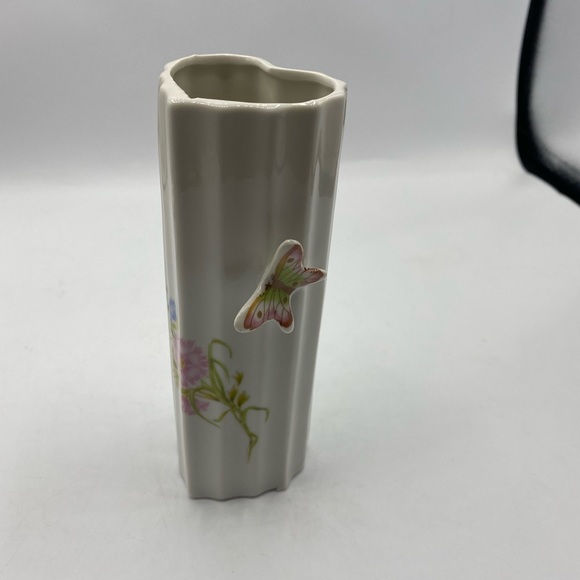 Vintage white glass single flower vase retro heart shape bud vases glasses - Picture 4 of 8